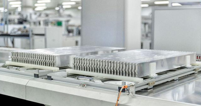 減產、裁員，電池廠的新出路在哪？